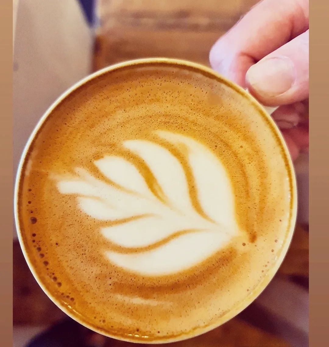 A freshly made coffee at Liznojan